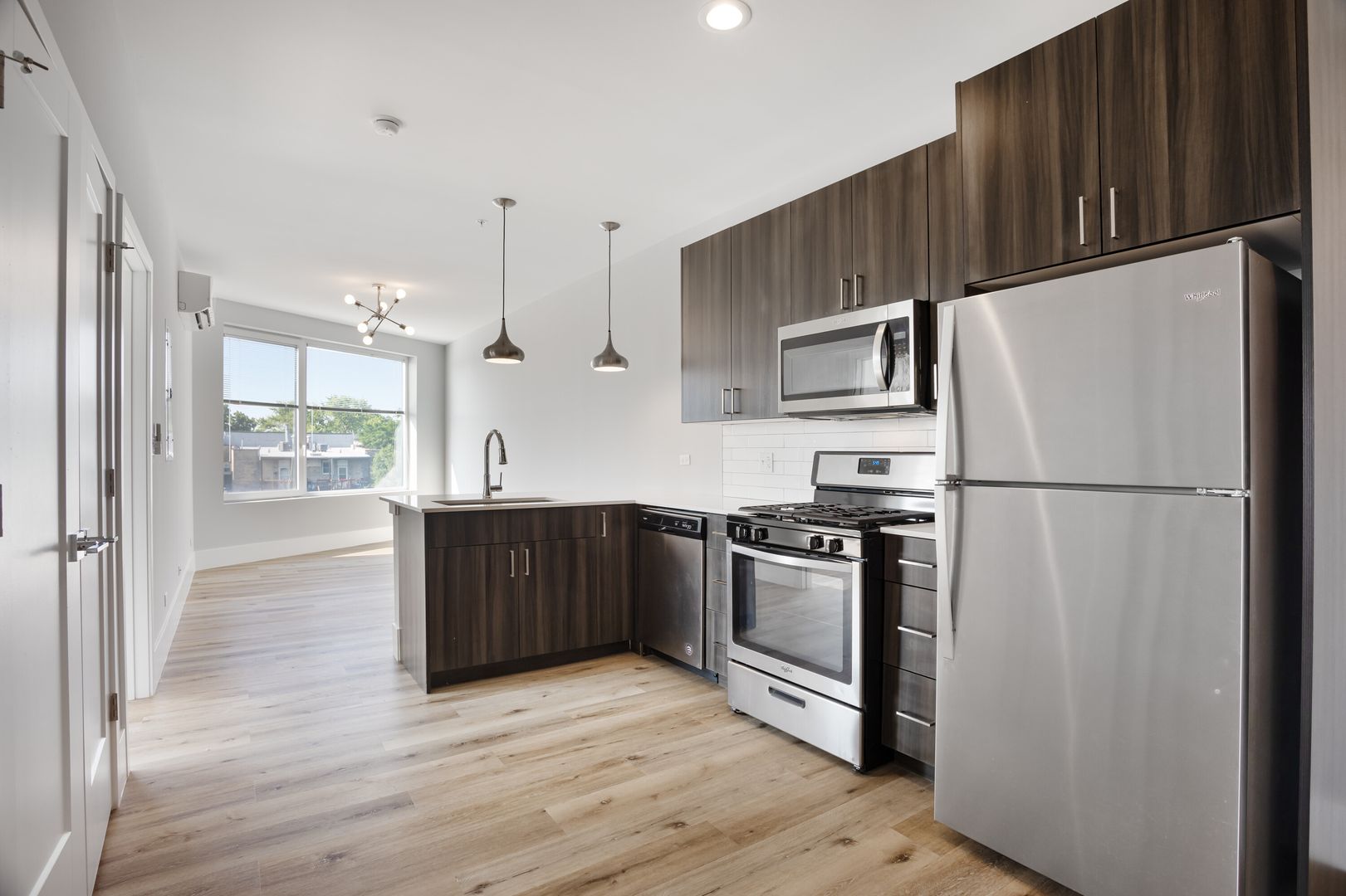Chicago Apartment: 1531 W Howard Street
