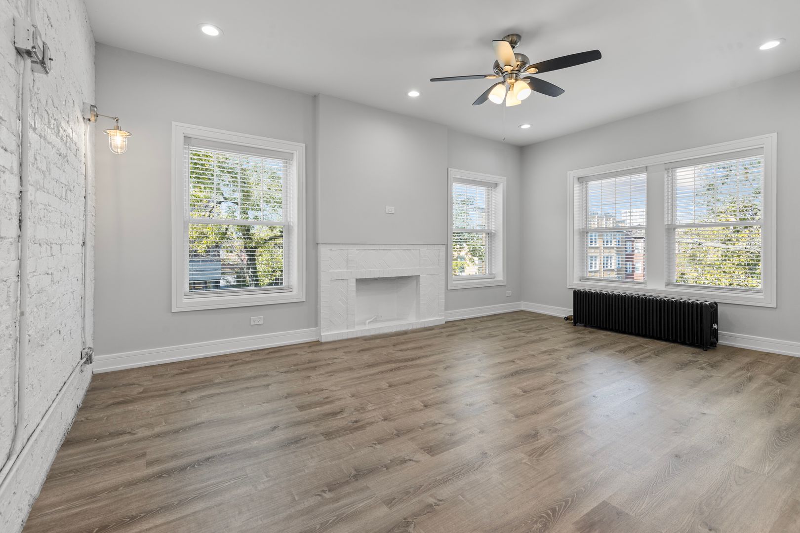 Chicago Apartment: 6035-6045 N Winthrop