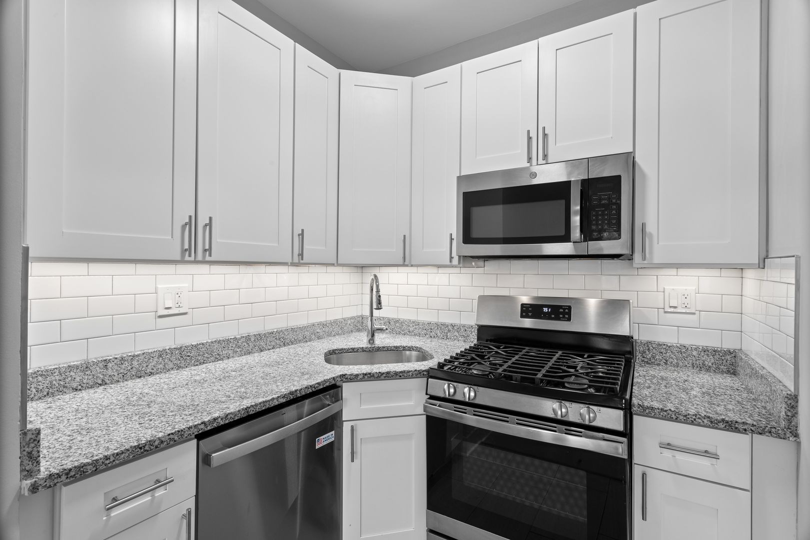 Chicago Apartment: 7600 N Sheridan Road