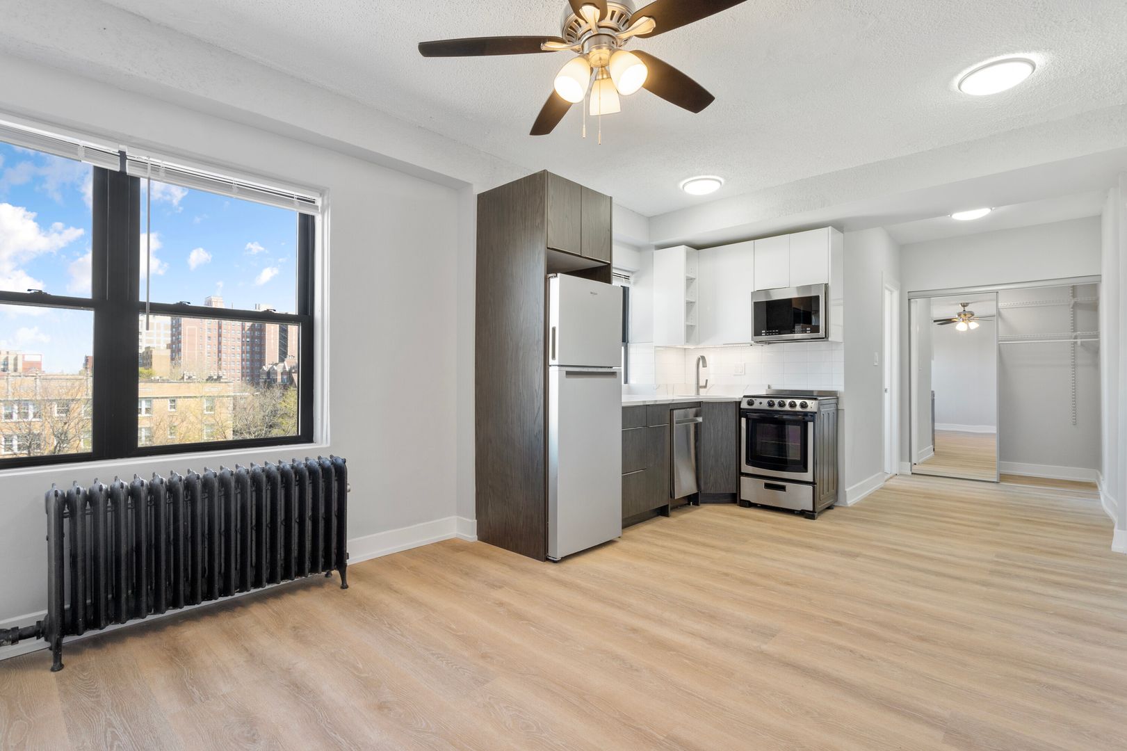 Chicago Apartment: 6026 N Winthrop