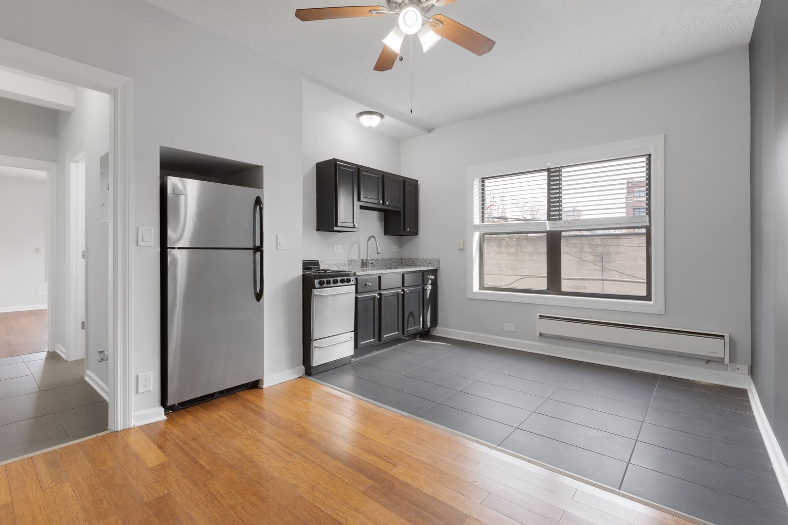 Chicago Apartment: 4555 N Malden St