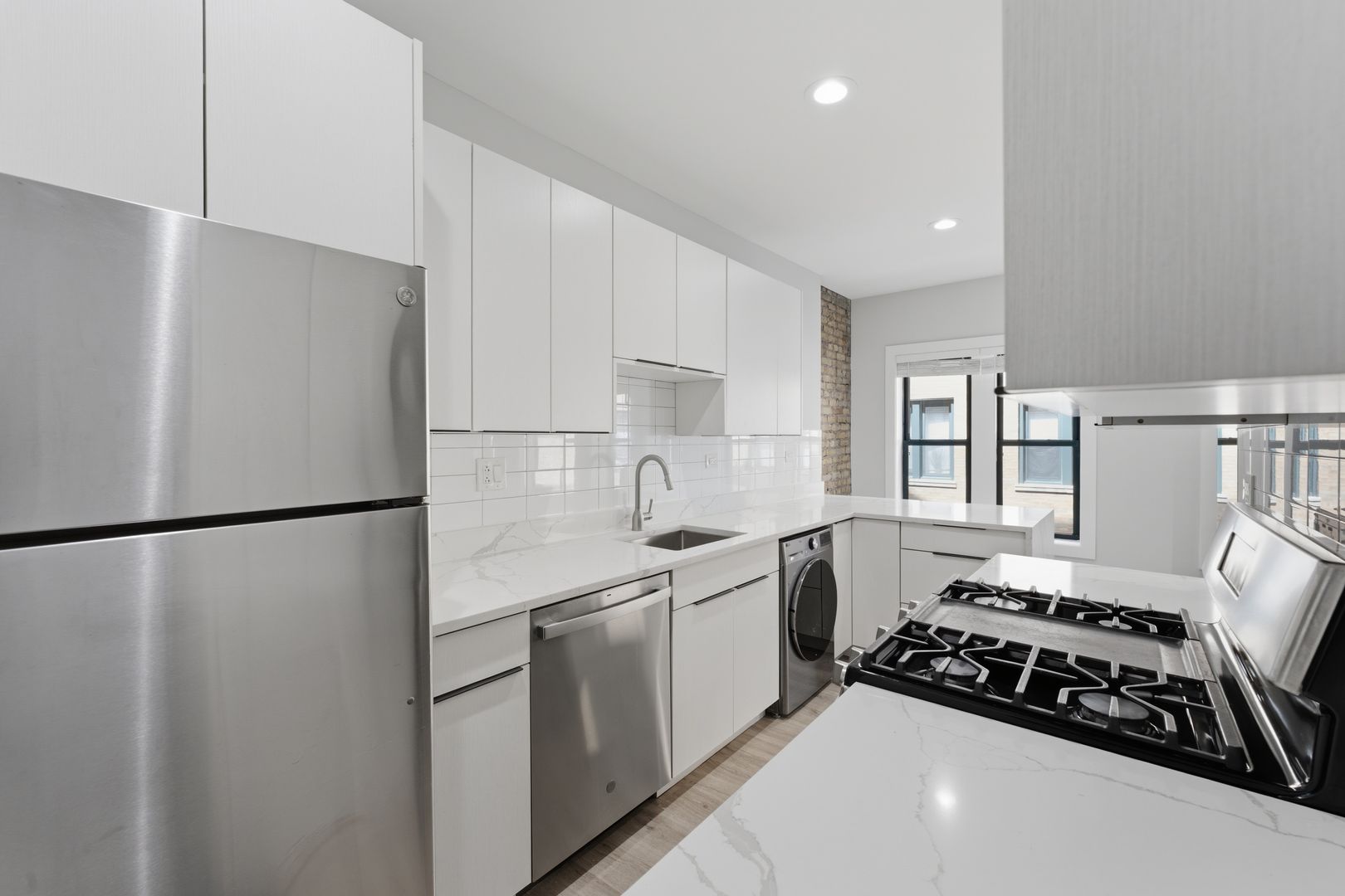 Chicago Apartment: 7736-42 N Eastlake Terrace