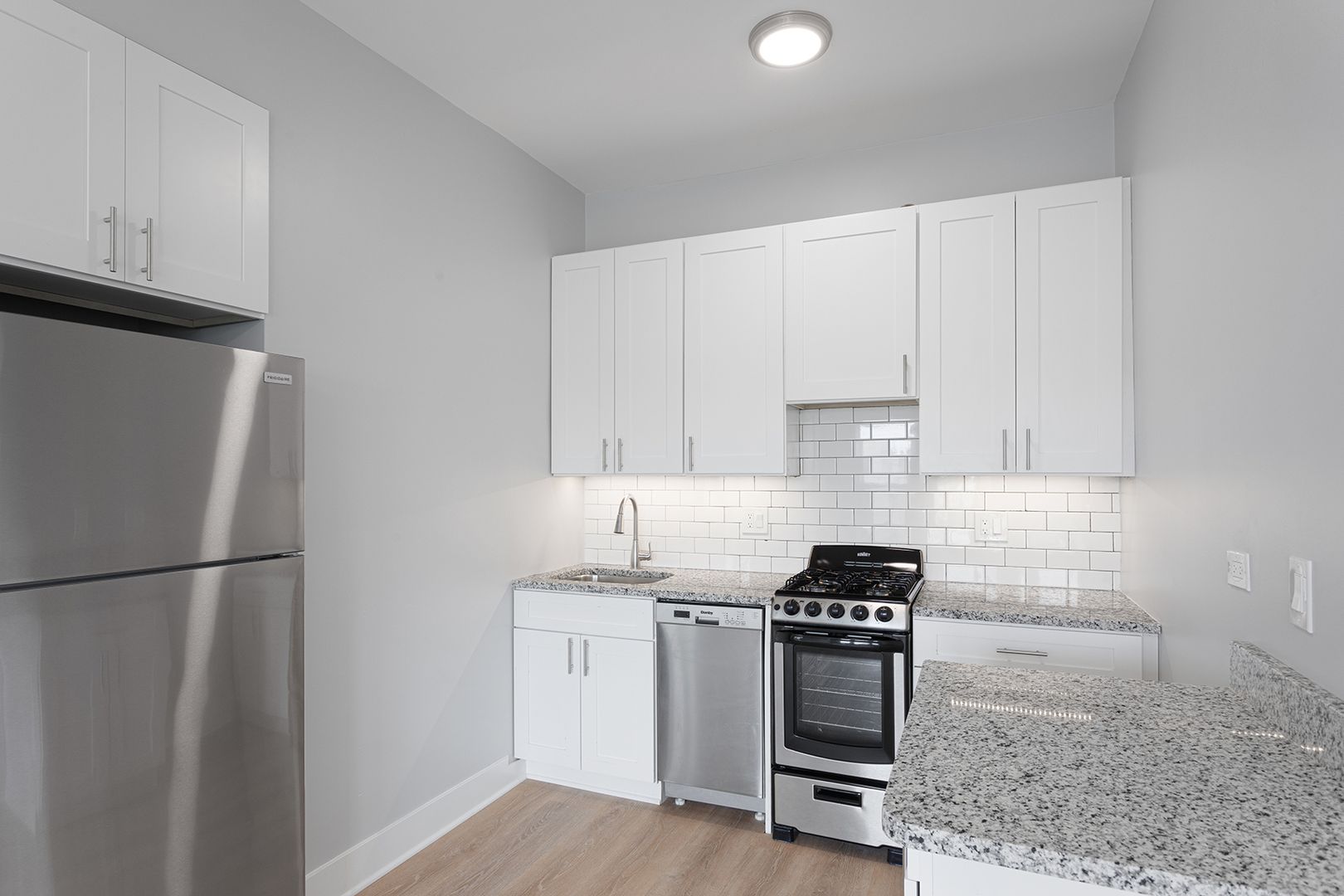 Chicago Apartment: 7600 N Sheridan Road