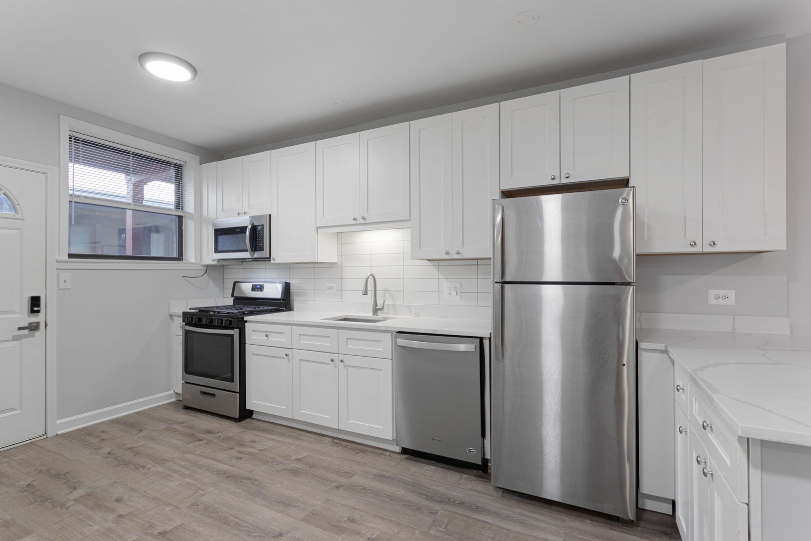 Chicago Apartment: 1700-08 W Juneway Terrace