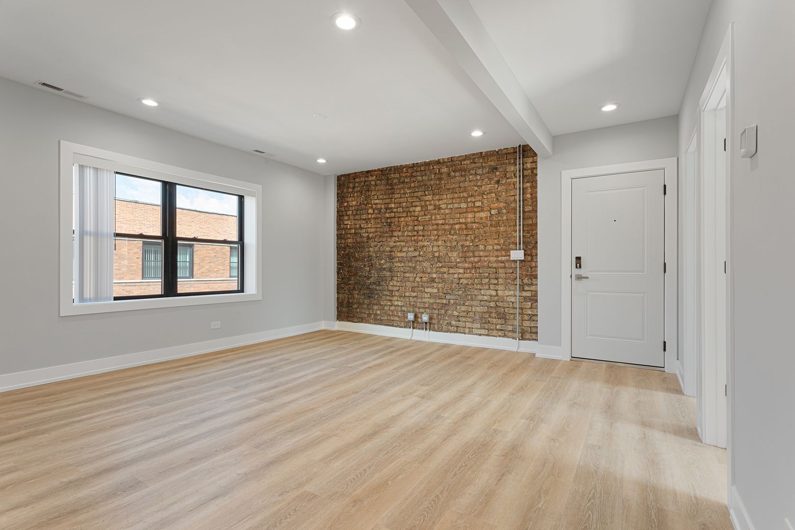 Chicago Apartment: 1548-1558.5 W Juneway