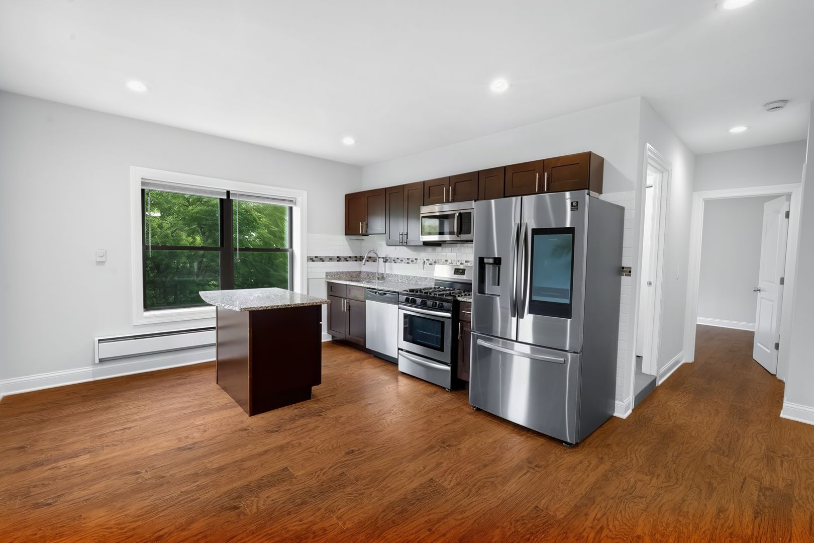 Chicago Apartment: 4555 N Malden St