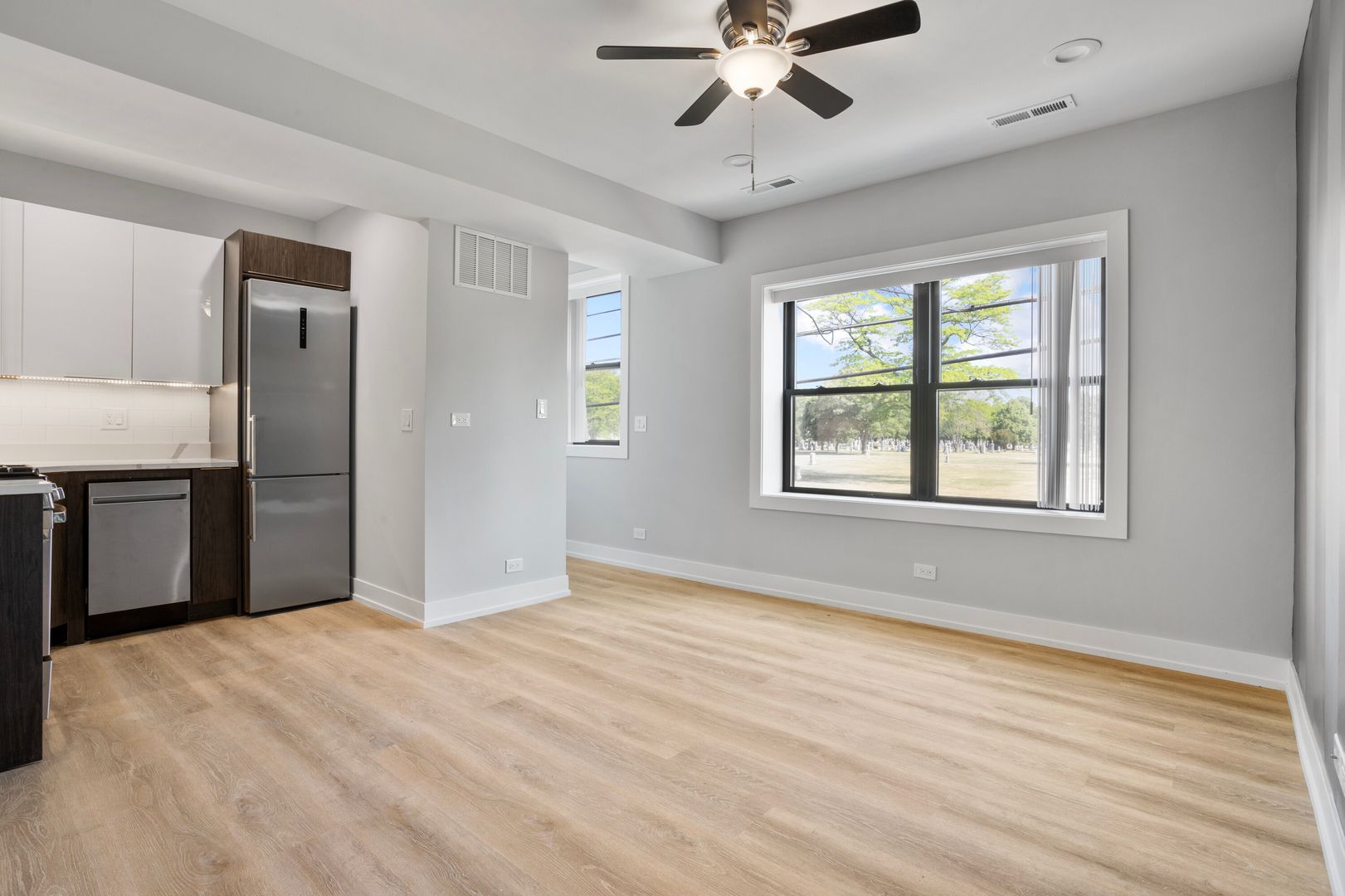 Chicago Apartment: 1548-1558.5 W Juneway