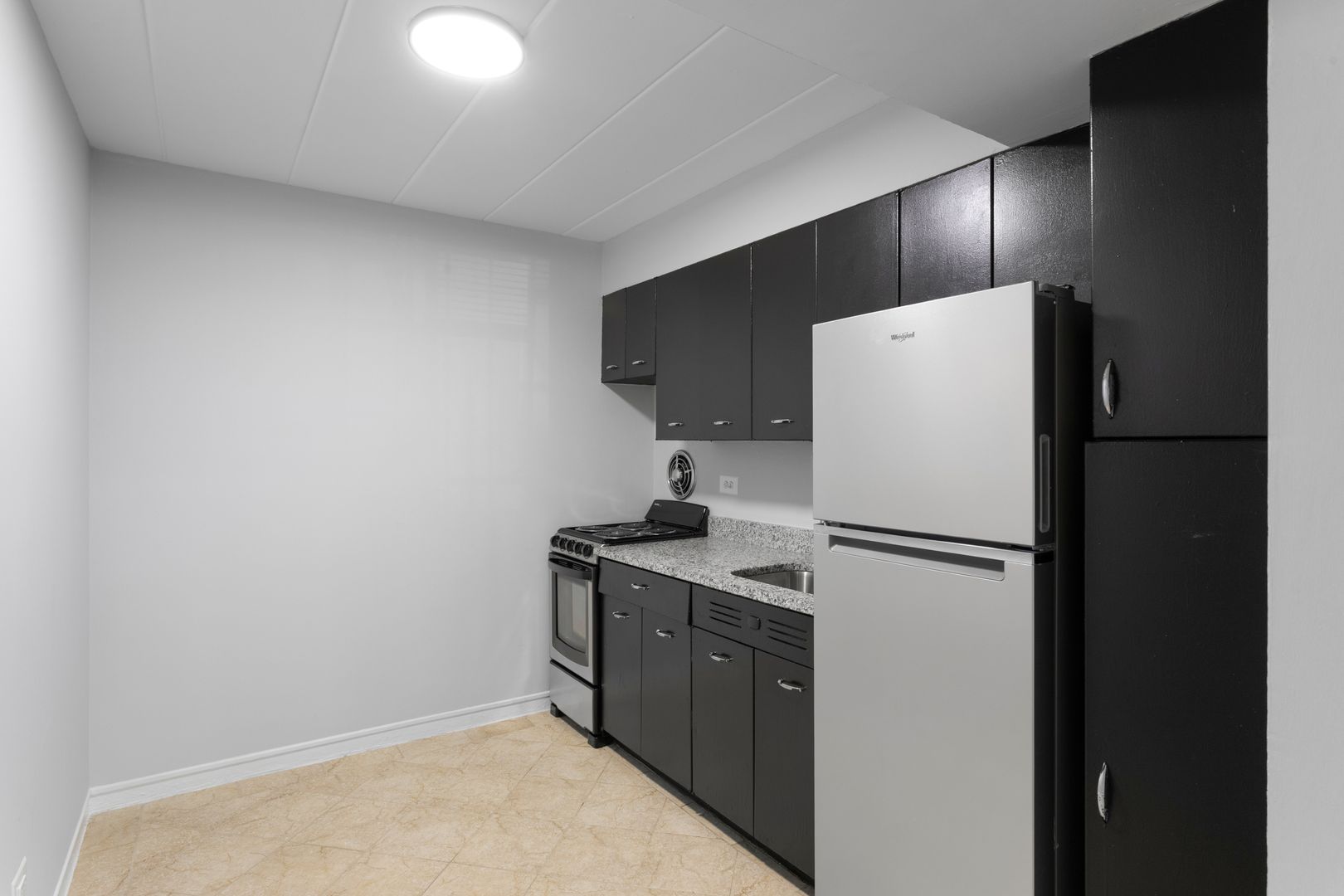 Chicago Apartment: 6012 N. Kenmore