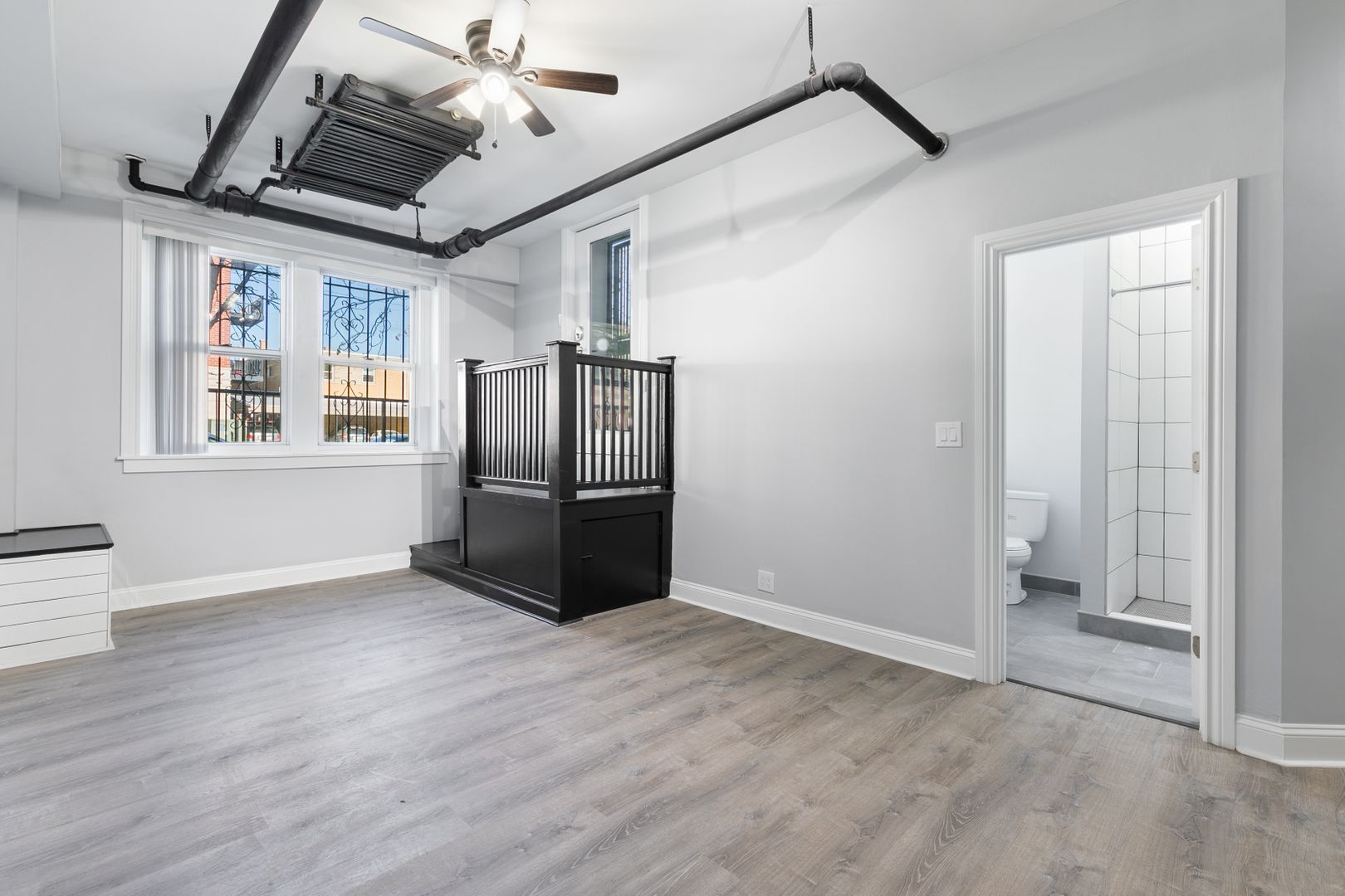 Chicago Apartment: 7618 - 26 N.Eastlake Terrace