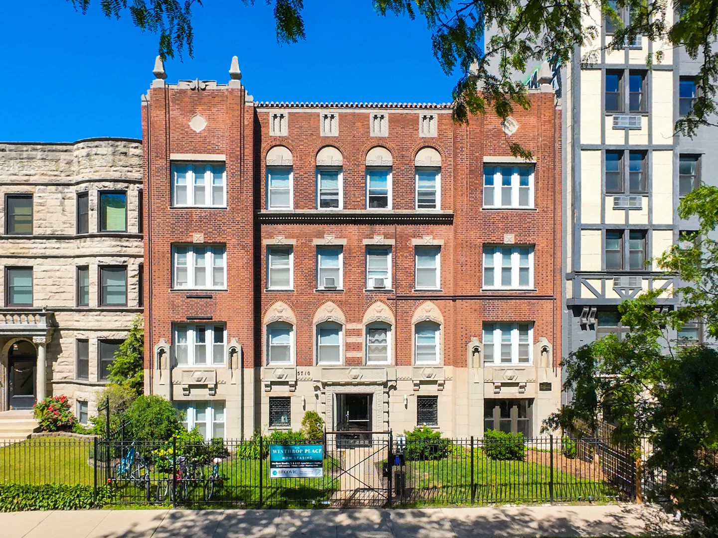 Chicago Apartment: 5710 N Winthrop