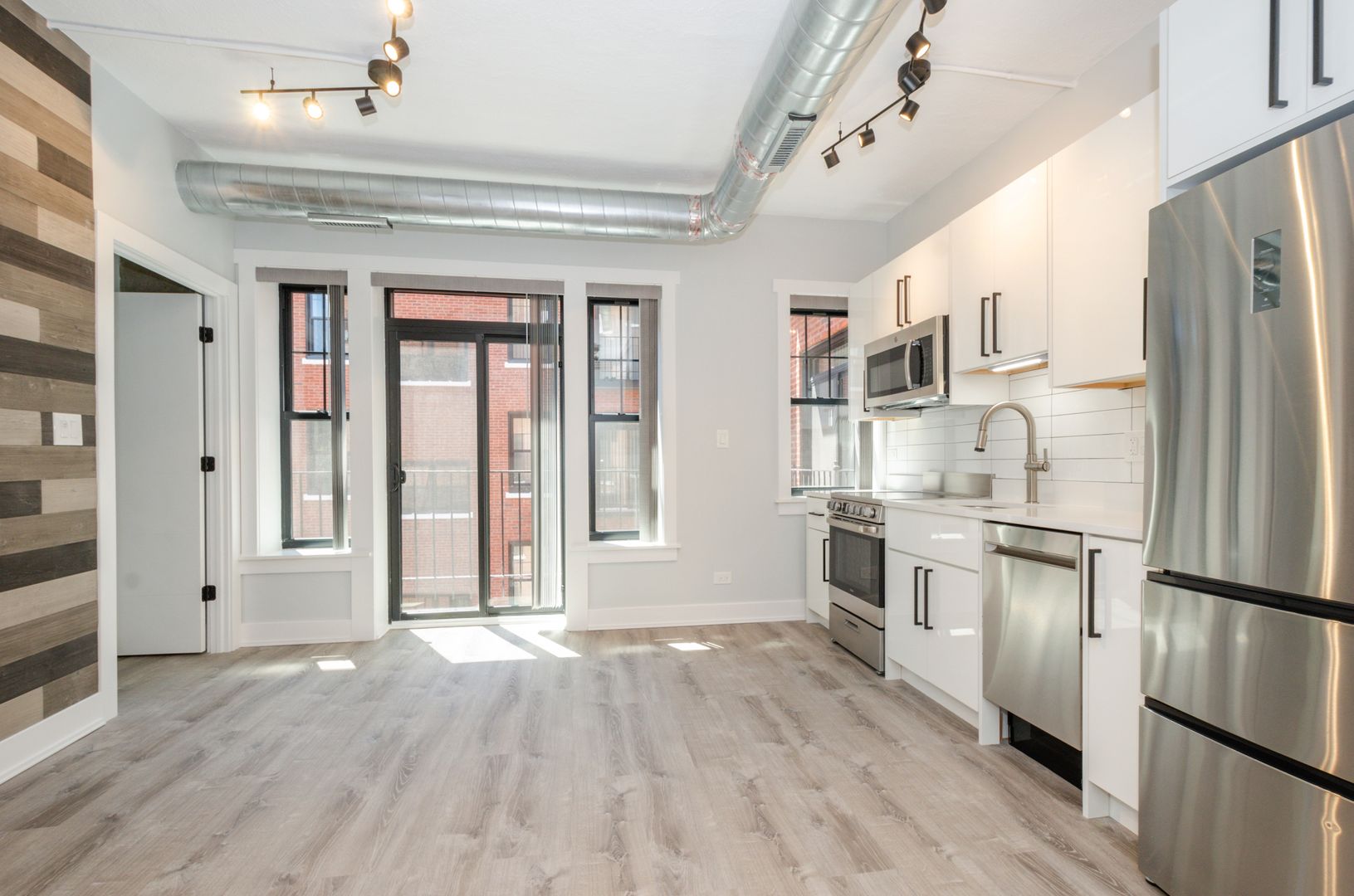 Chicago Apartment: 7645 N Sheridan Rd