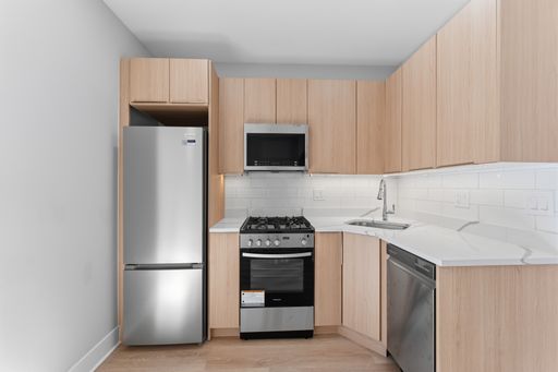 5710 N Winthrop Ave. #211, Chicago, IL 60660