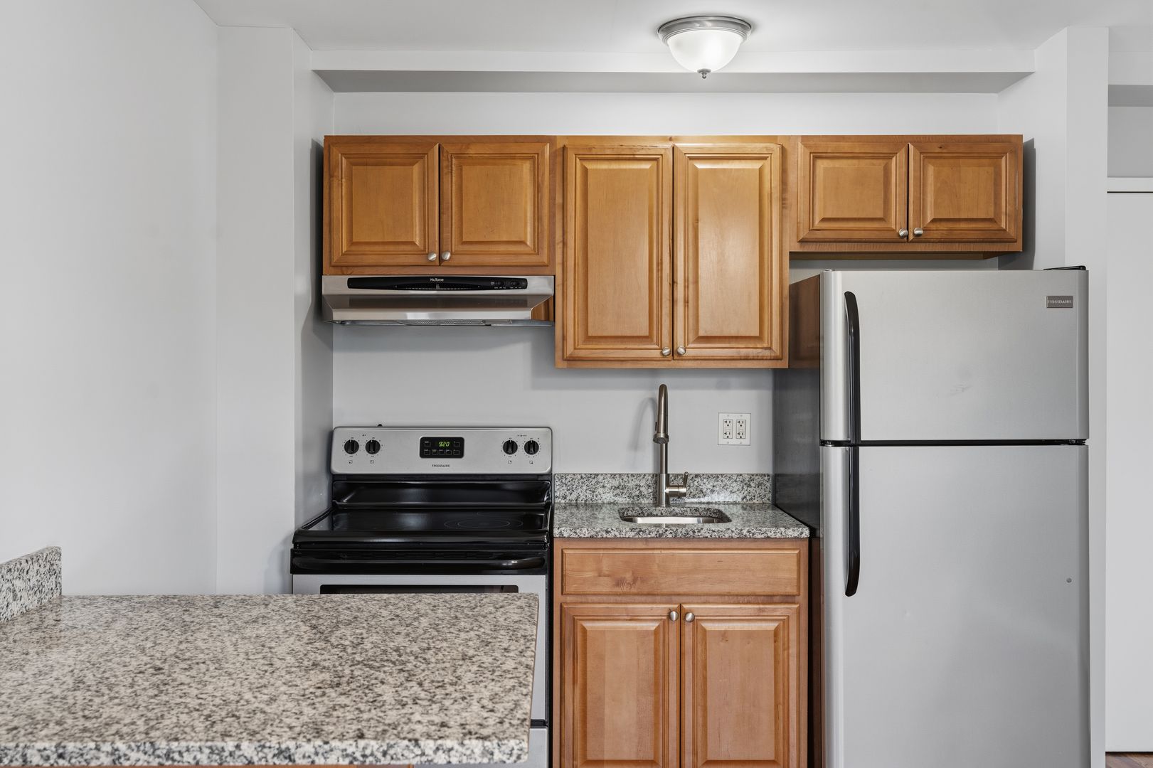 Chicago Apartment: 7450-7456 N Greenview Ave