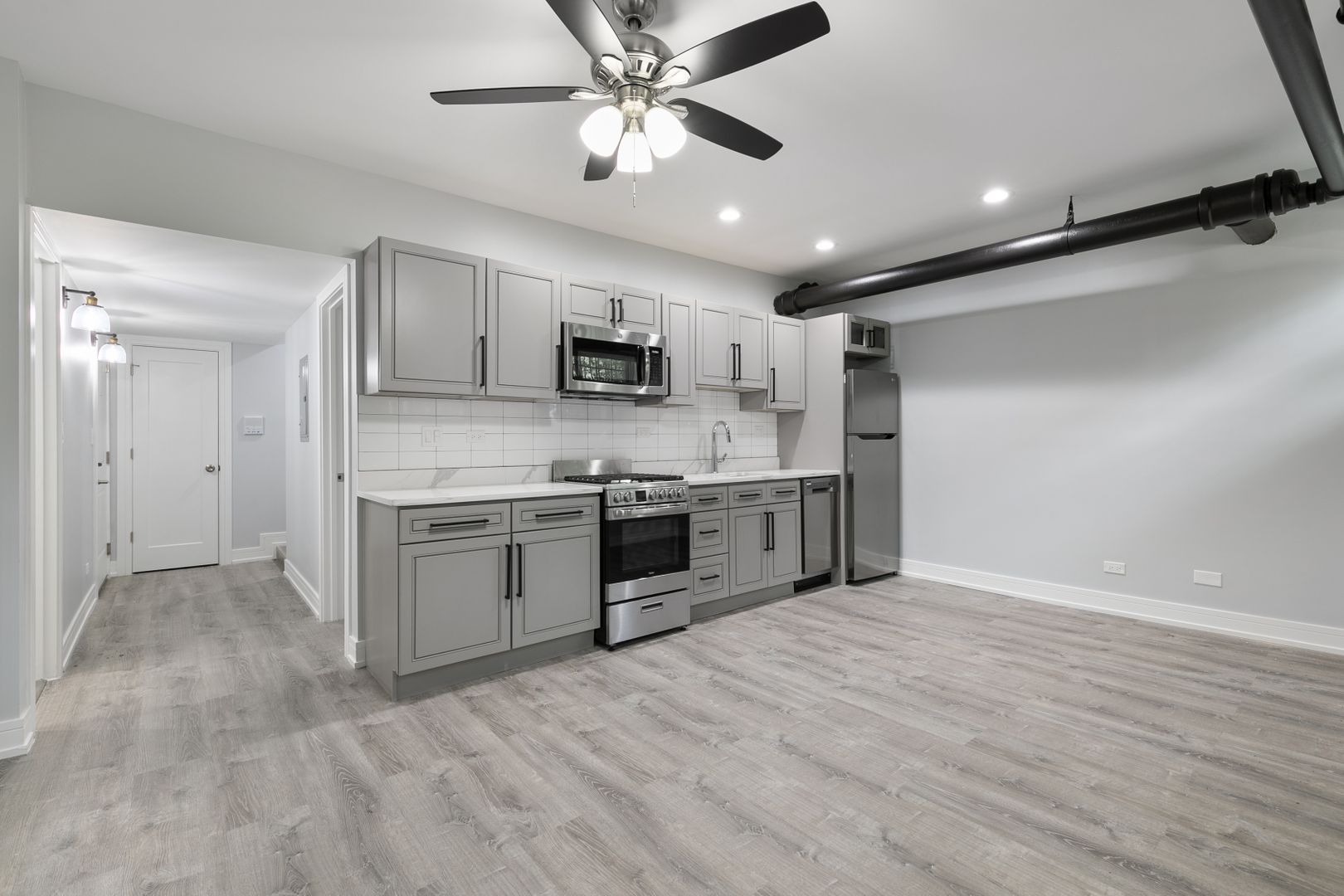 Chicago Apartment: 6035-6045 N Winthrop