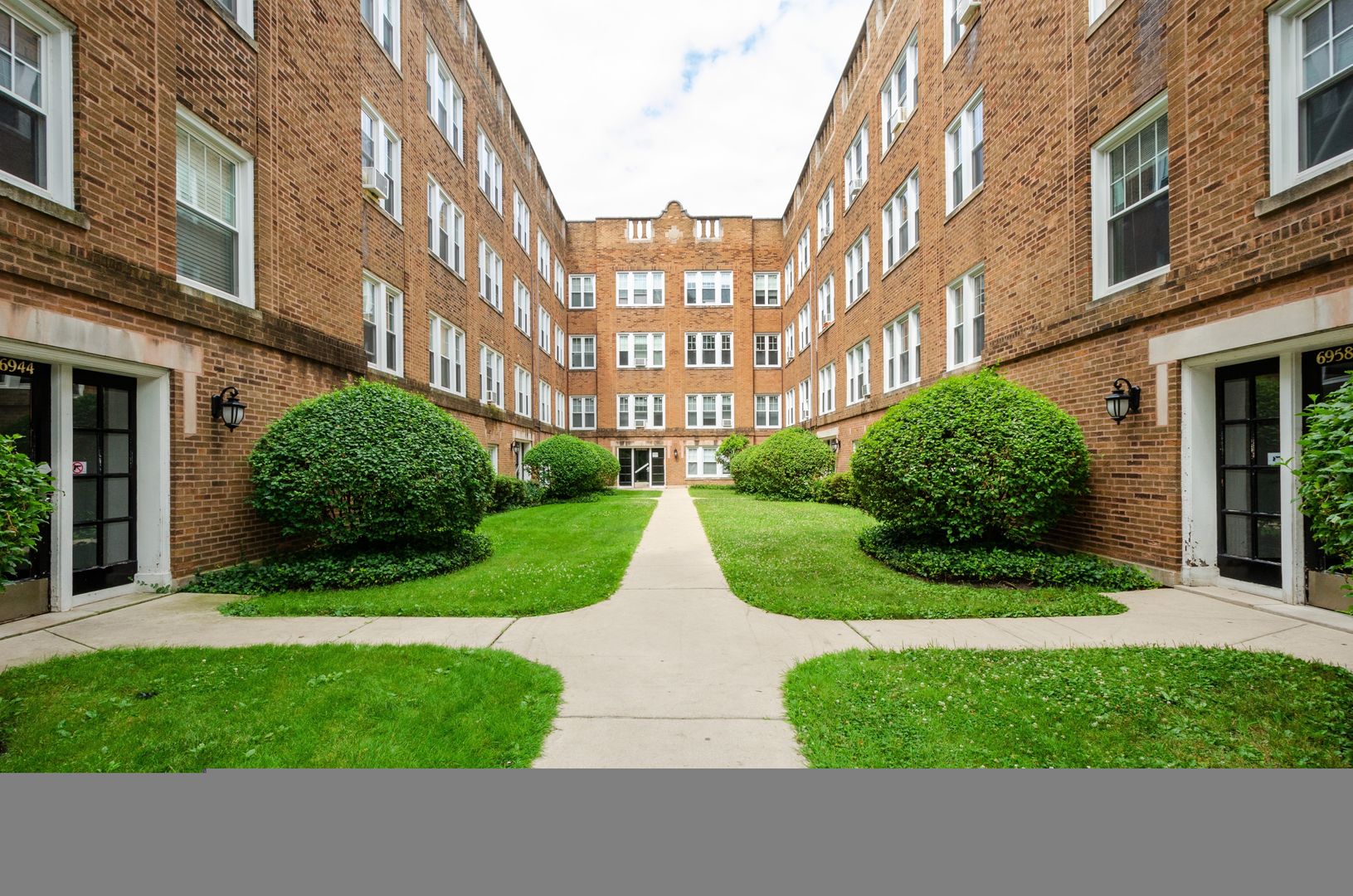 Chicago Apartment: 1902-1908 W Morse Ave