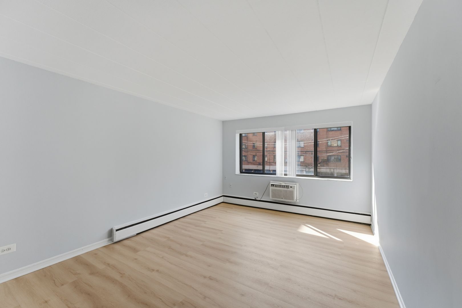 Chicago Apartment: 6012 N. Kenmore