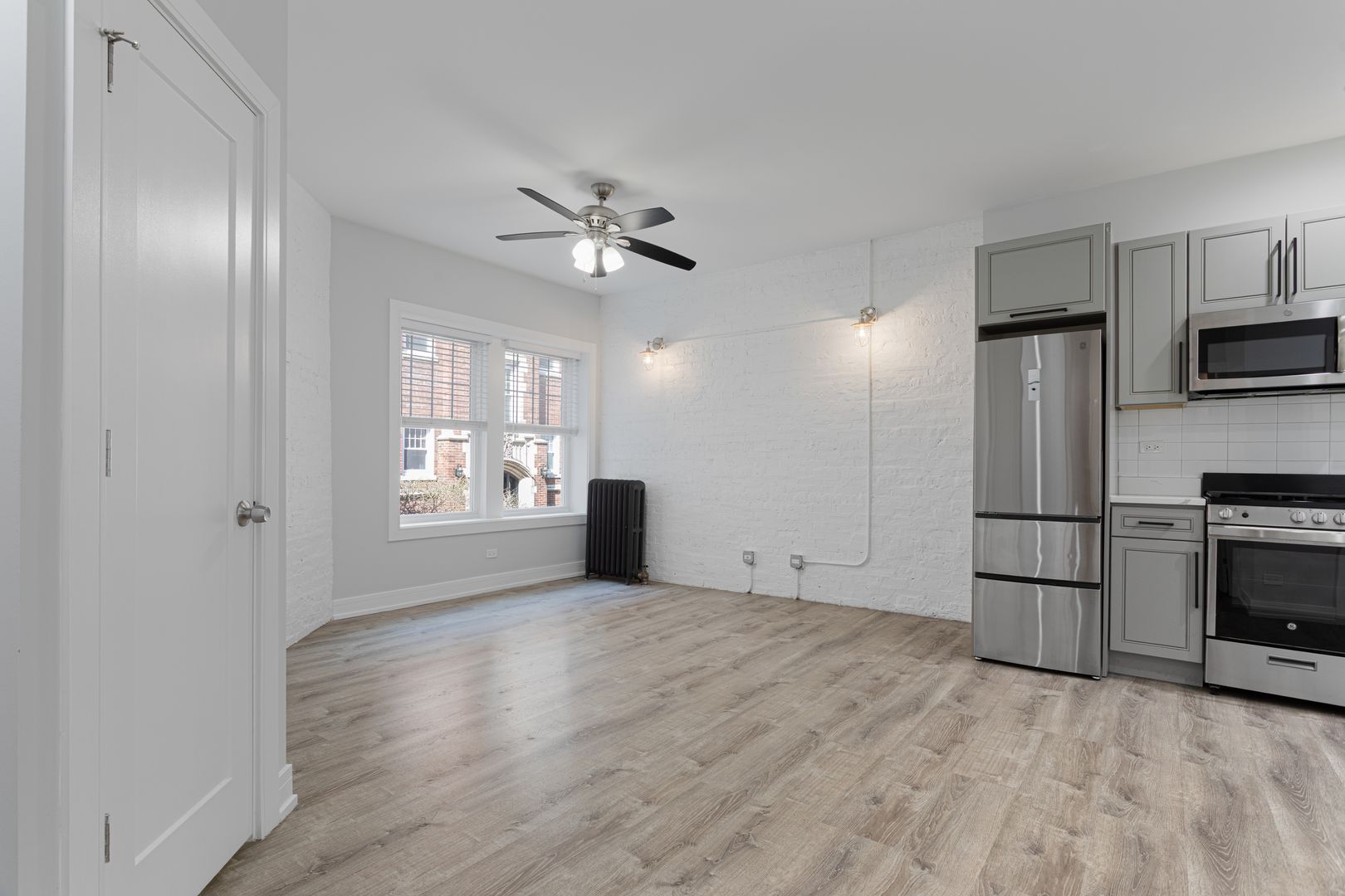 Chicago Apartment: 6035-6045 N Winthrop