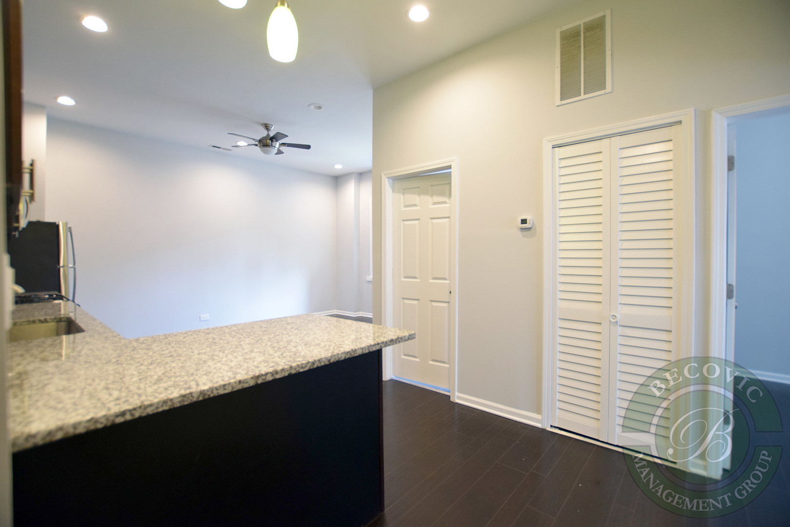 Chicago Apartment: 5860 N Kenmore Avenue