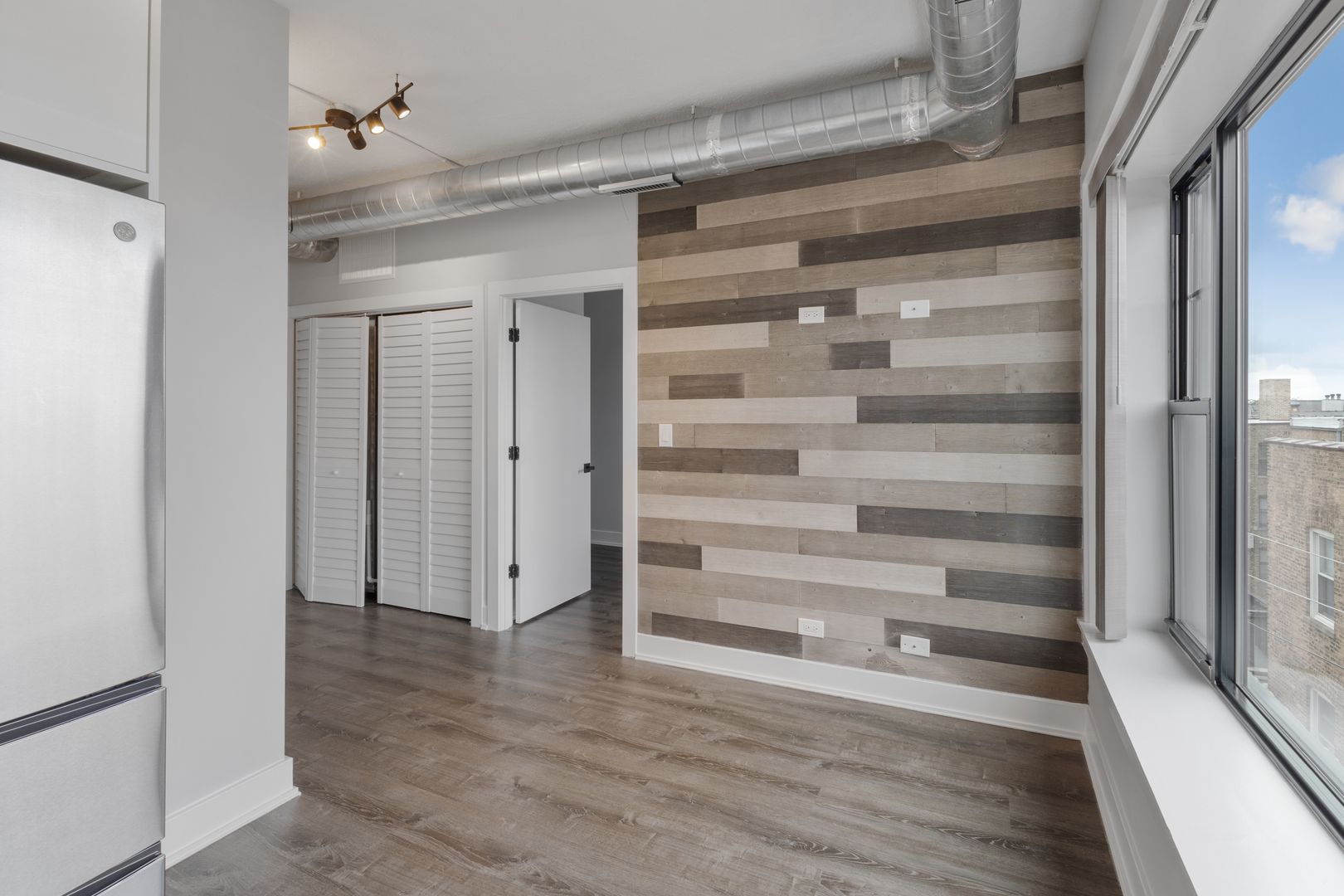 Chicago Apartment: 7645 N Sheridan Rd