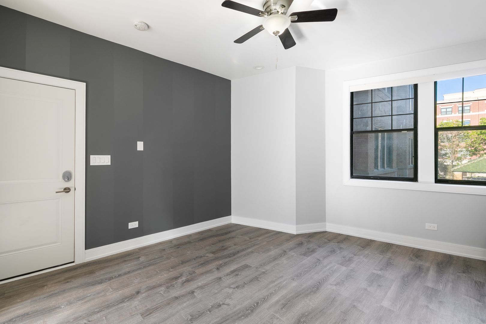 Chicago Apartment: 7618 - 26 N.Eastlake Terrace