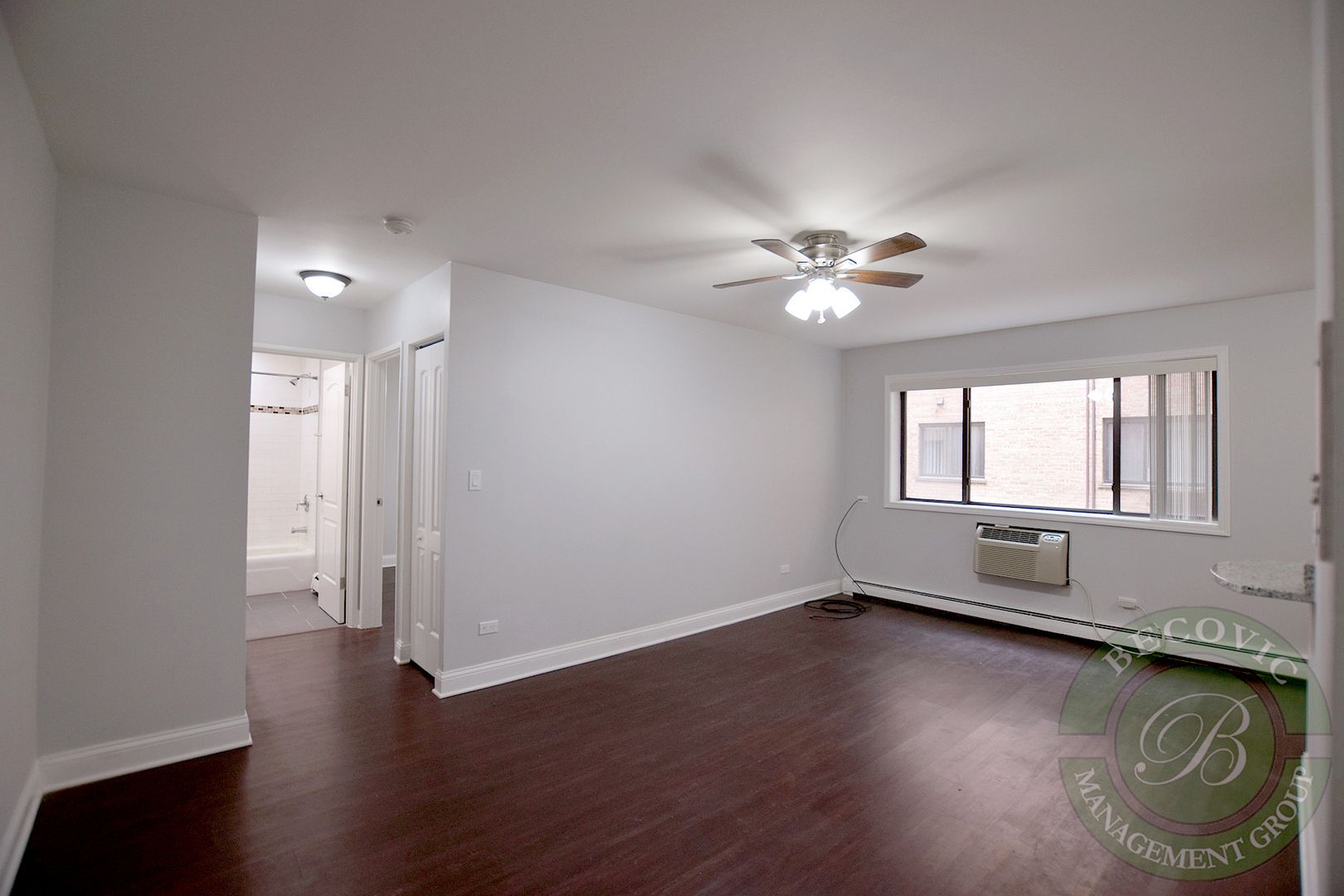 Chicago Apartment: 6201 N Kenmore Ave