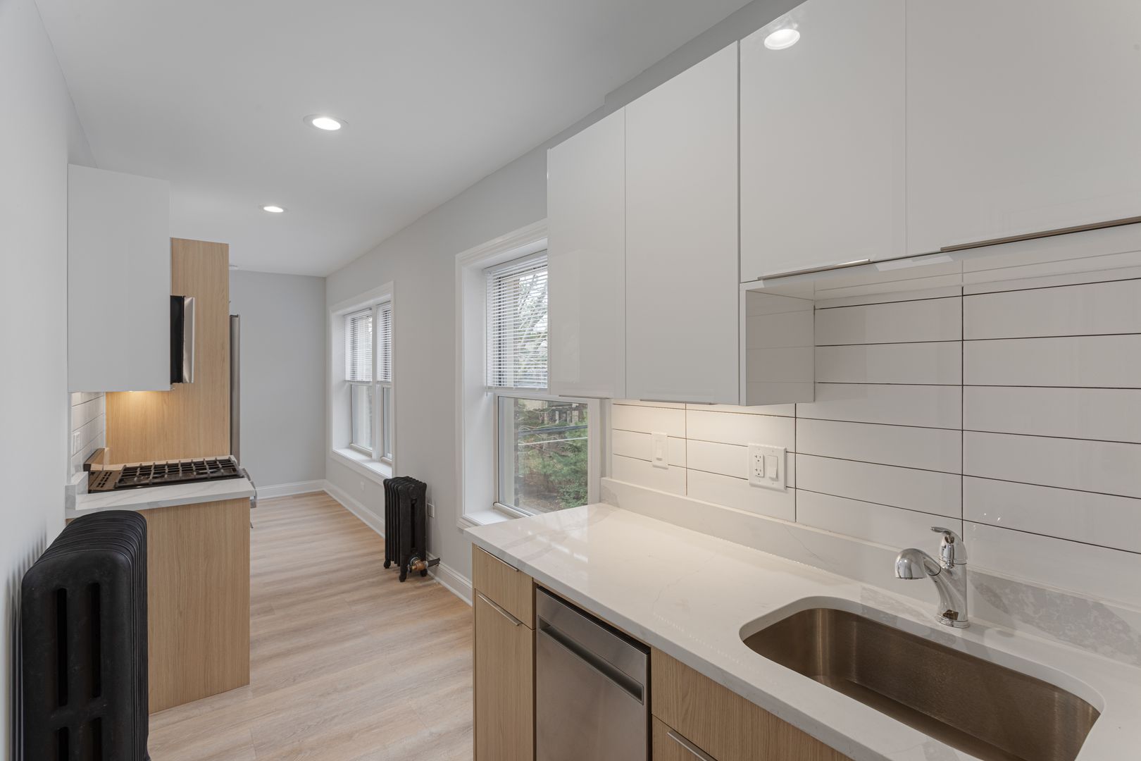 Chicago Apartment: 1627-35 W Chase Ave.