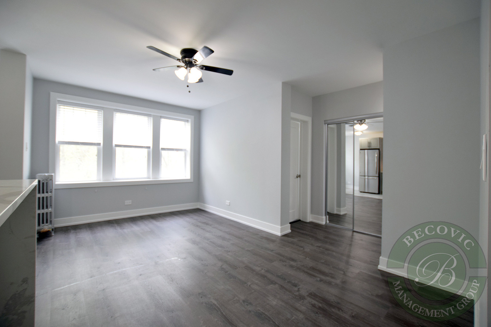 Chicago Apartment: 1521 W Sherwin Ave