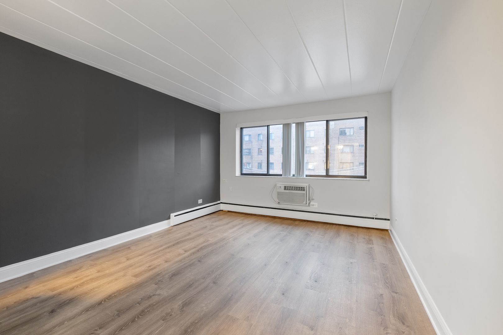 Chicago Apartment: 6012 N. Kenmore