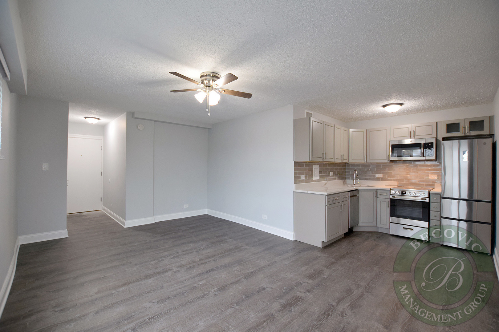 Chicago Apartment: 7710 N Sheridan Rd