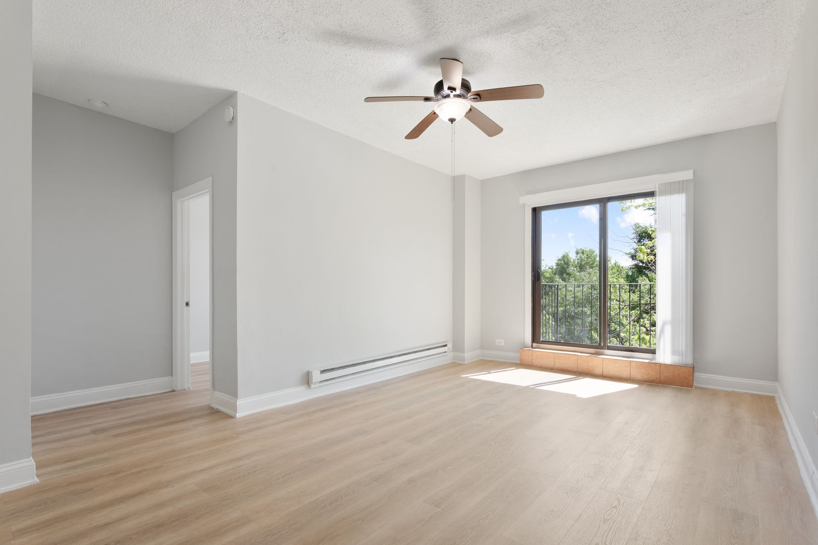 Chicago Apartment: 4520 N Clarendon Ave