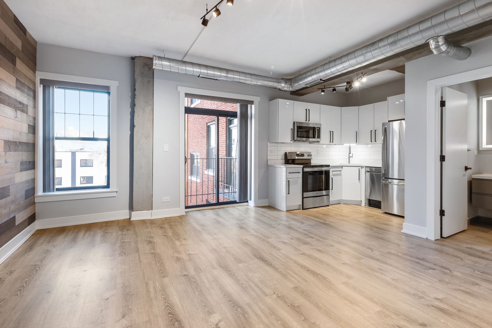 Chicago Apartment: 7645 N Sheridan Rd