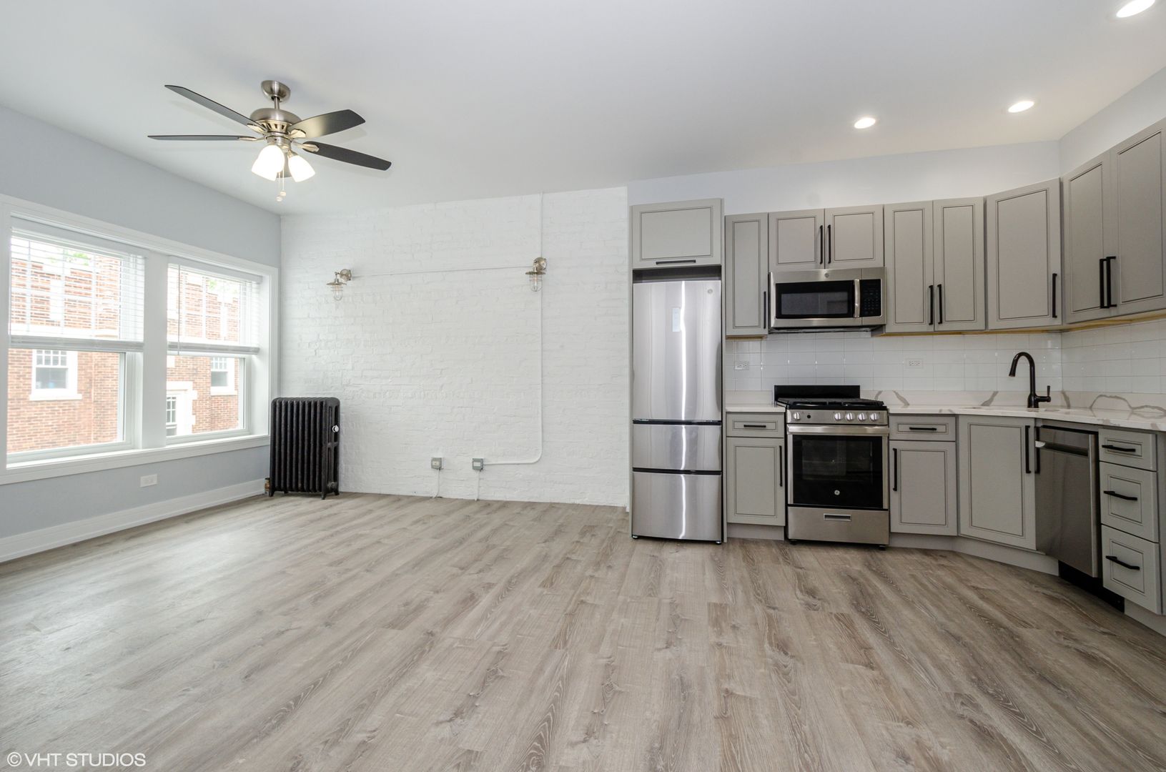 Chicago Apartment: 6035-6045 N Winthrop