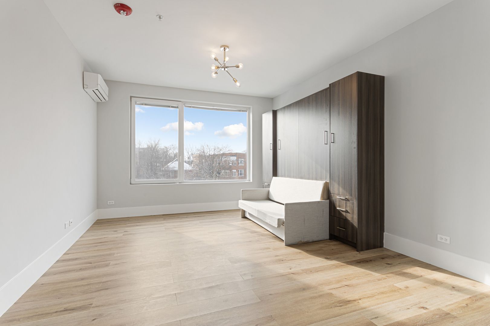 Chicago Apartment: 1531 W Howard Street