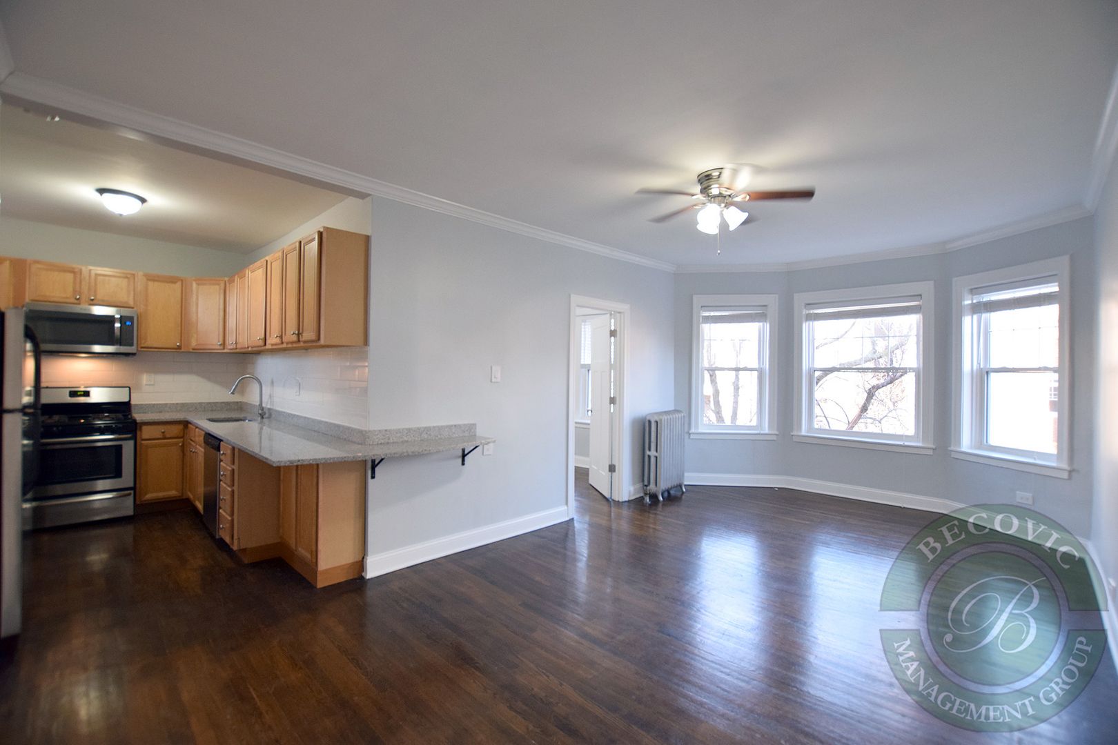 Chicago Apartment: 6100-6118 N Winthrop Ave