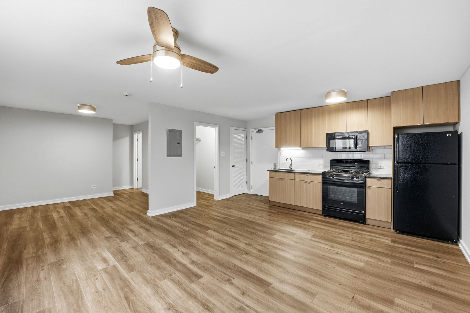 Chicago Apartment: 5411 N Winthrop Avenue