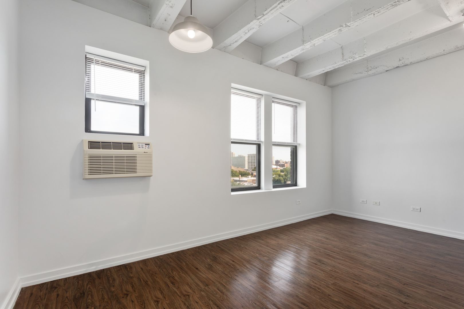 Chicago Apartment: 1325 W Wilson Avenue