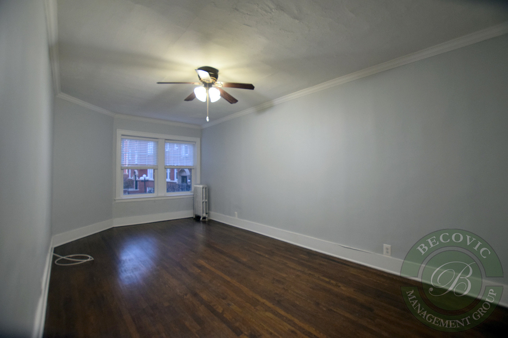 Chicago Apartment: 6100-6118 N Winthrop Ave