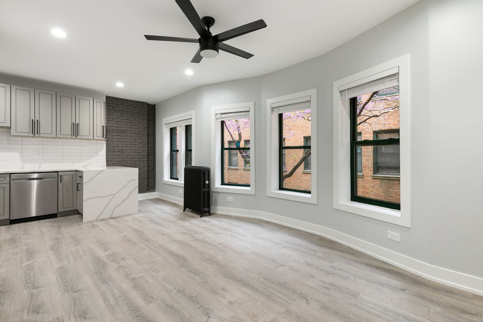 Chicago Apartment: 7736-42 N Eastlake Terrace