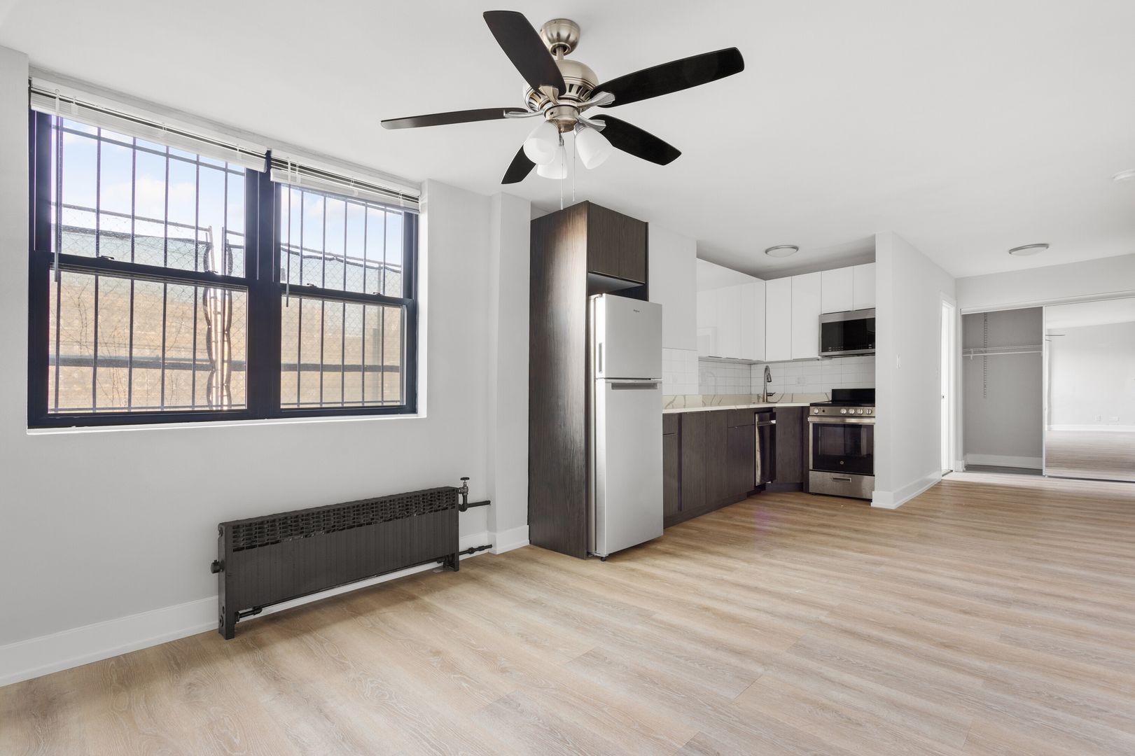Chicago Apartment: 6026 N Winthrop