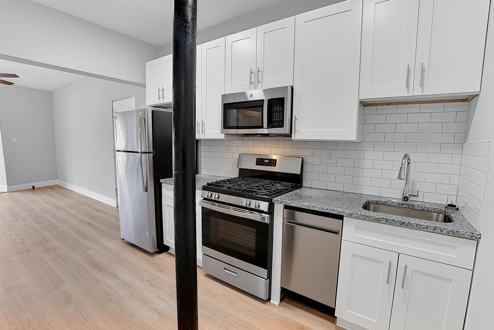 Chicago Apartment: 7600 N Sheridan Road