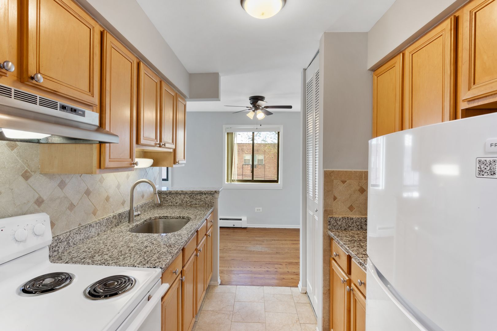 Chicago Apartment: 6001 N Kenmore Avenue