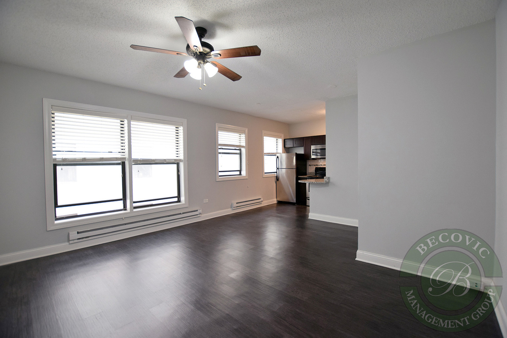 Chicago Apartment: 4520 N Clarendon Ave