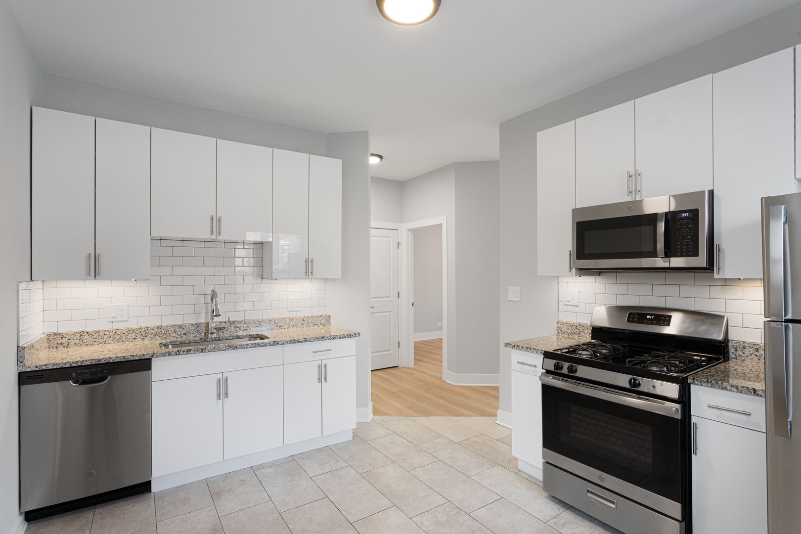 Chicago Apartment: 7600 N Sheridan Road
