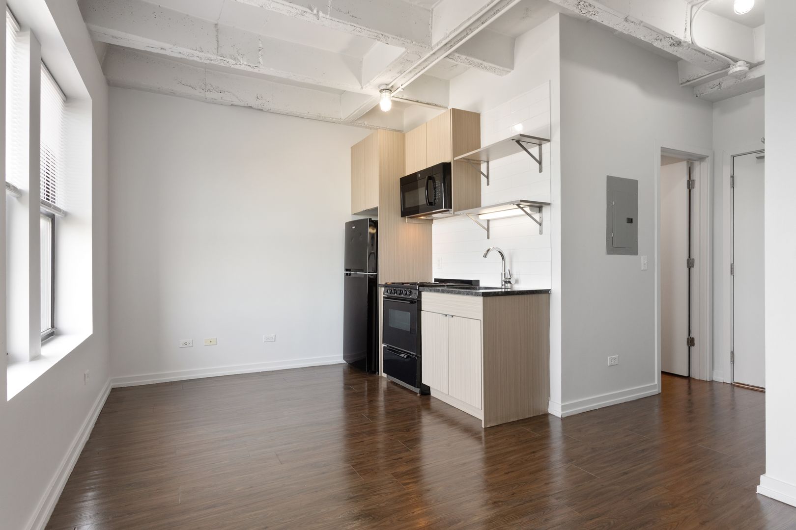 Chicago Apartment: 1325 W Wilson Avenue