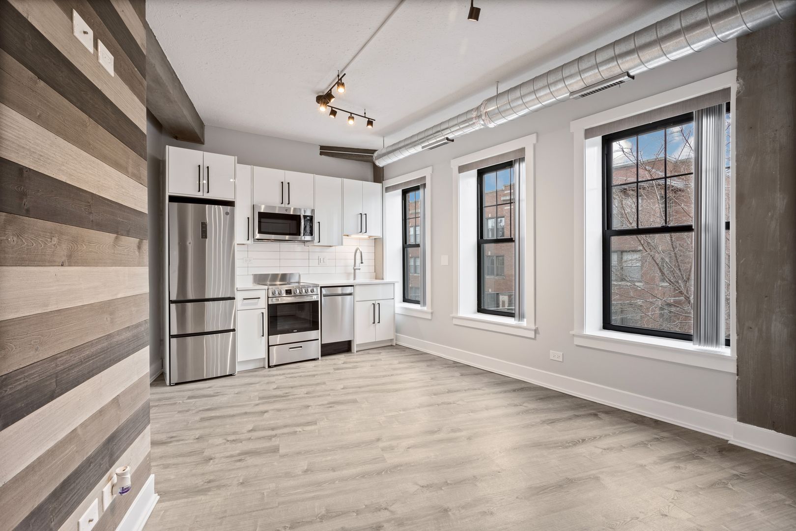 Chicago Apartment: 7645 N Sheridan Rd