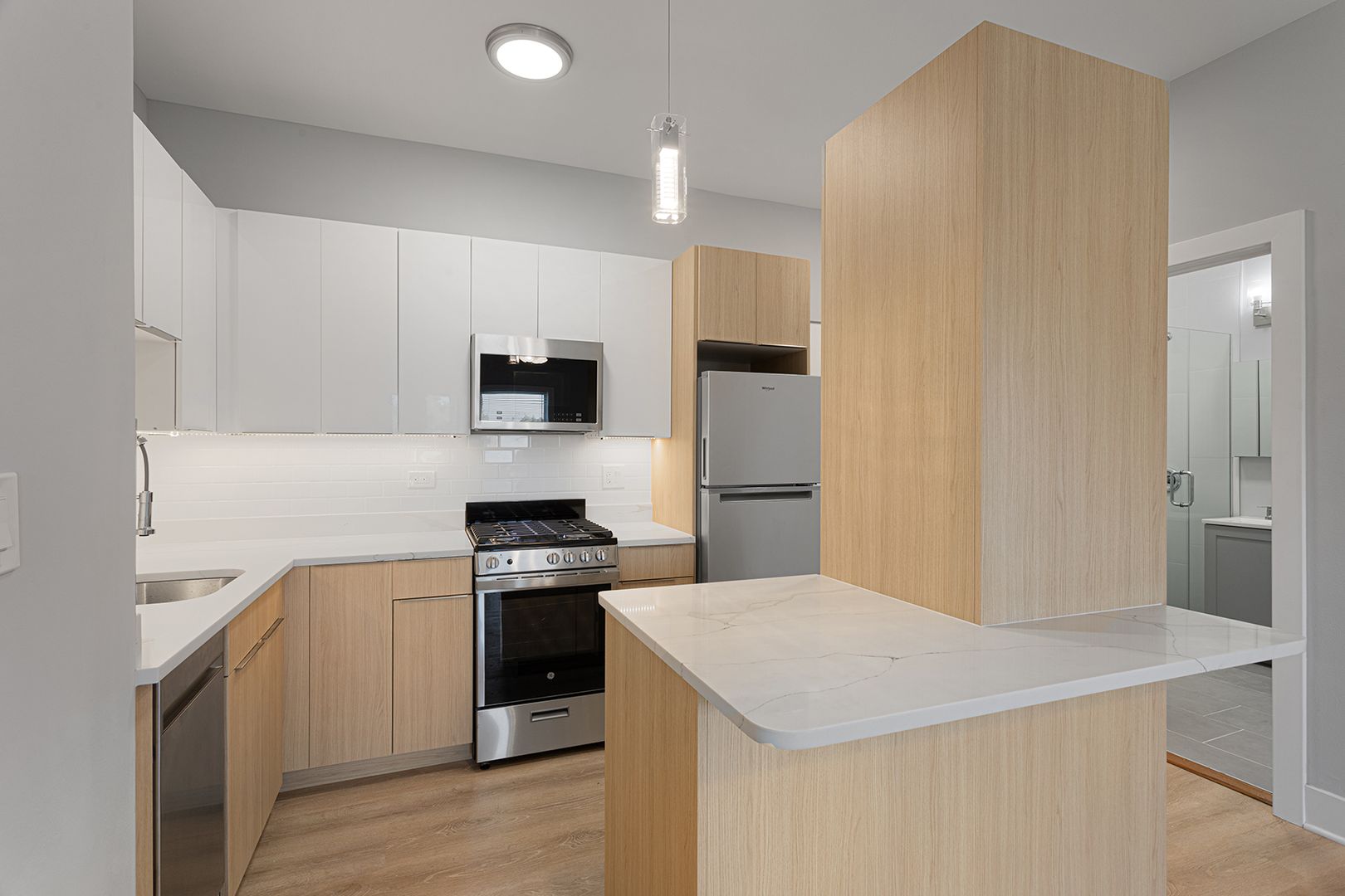 Chicago Apartment: 7600 N Sheridan Road