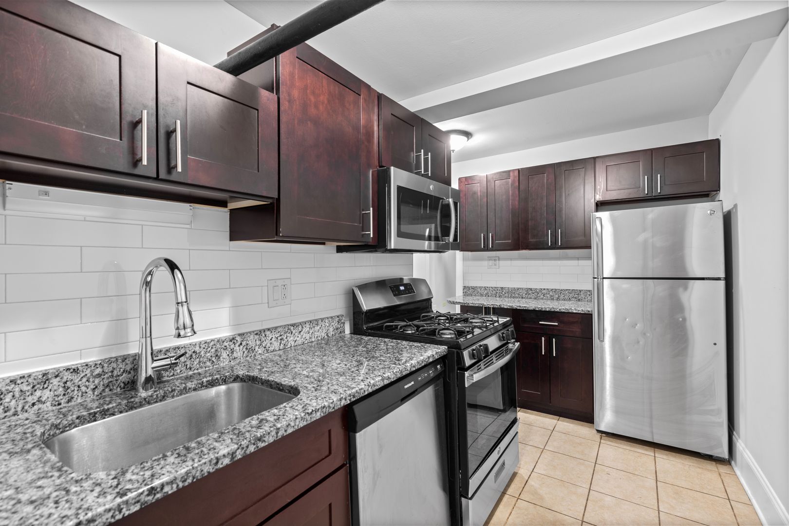 Chicago Apartment: 7736-42 N Ashland Ave