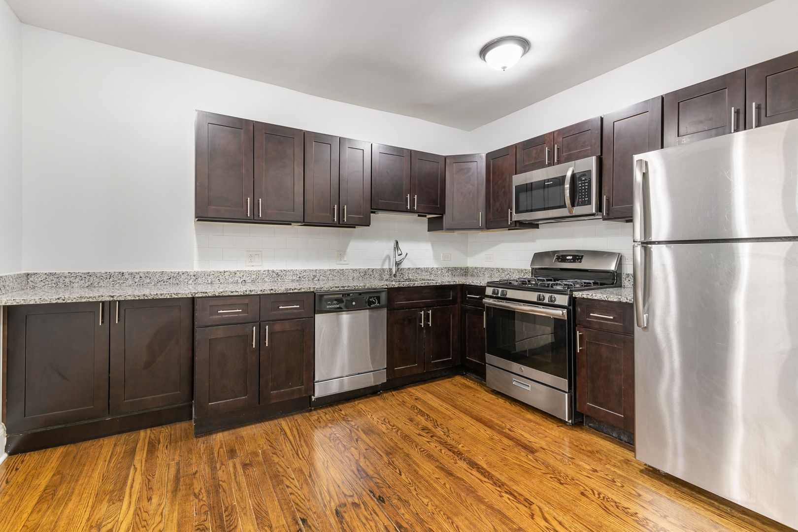 Chicago Apartment: 7736-42 N Ashland Ave, 1609-1611 W Juneway Ter