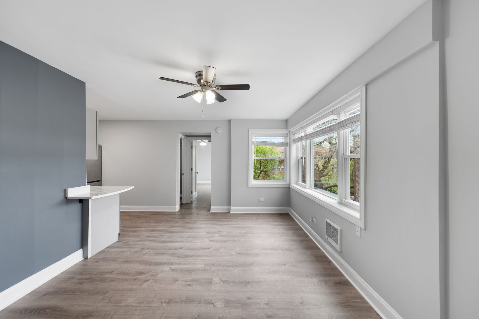 Chicago Apartment: 7710 N Sheridan Rd