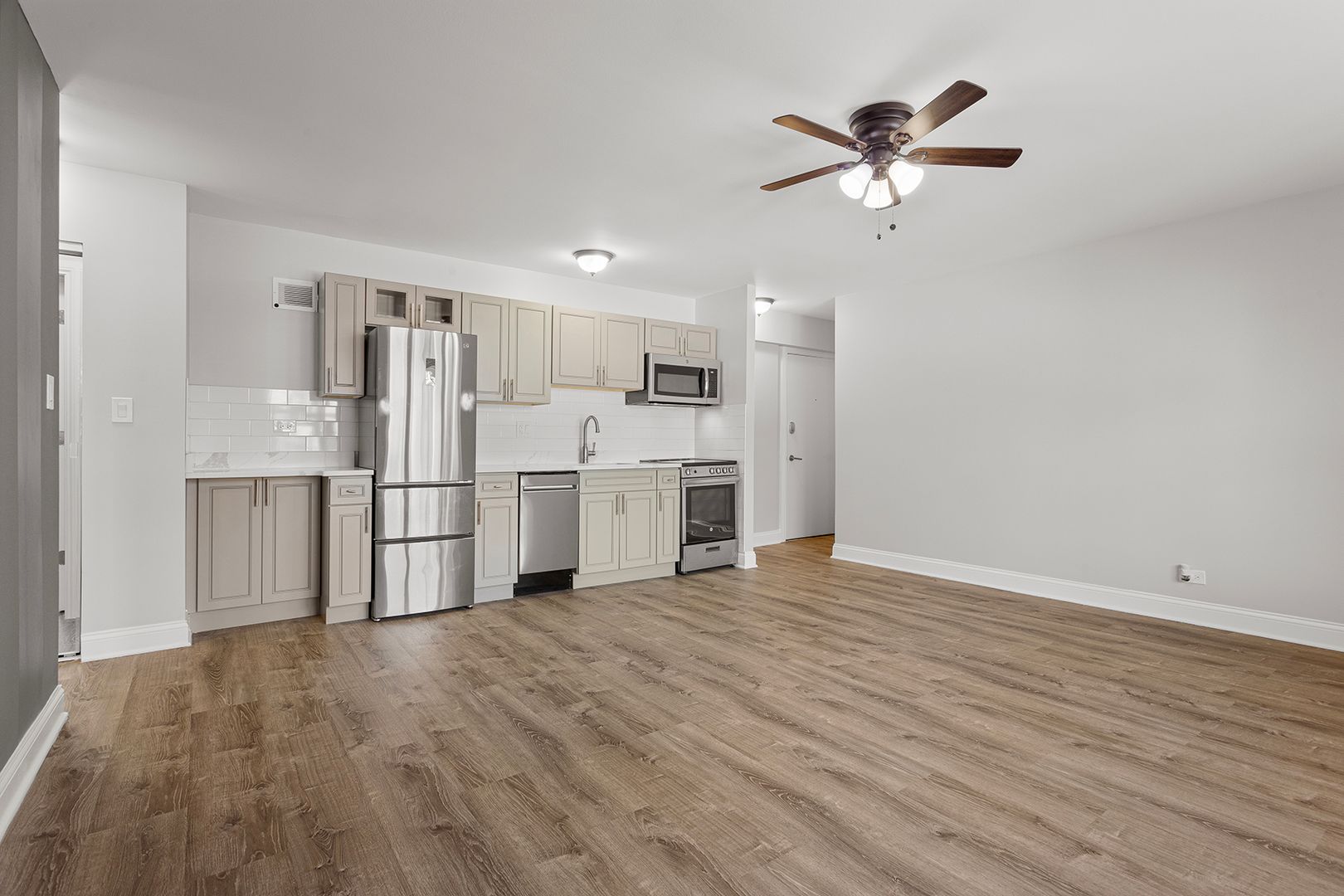 Chicago Apartment: 7710 N Sheridan Rd